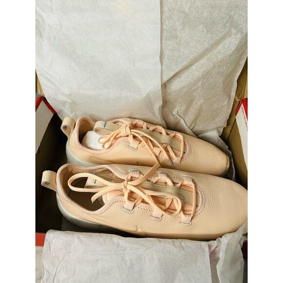 New Nike (8) Women’s Ashin Size 8 Running Shoes Sneakers Peach Crimson Tint NIB - Picture 2 of 16